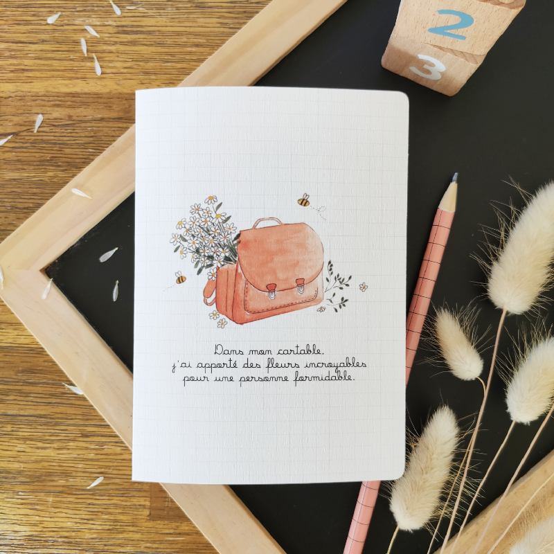 _______
DANS MON CARTABLE
 

Une jolie carte illustrée d'un cartable garni de pâquerettes, réalisé à l'aquarelle avec un petit texte composé par mes soins.
Idéal pour offrir aux enseignants et aux Atsem de vos enfants

 

•  Carte avec ouverture pour inscrire un message à l'intérieur
•  Format plié : 110 x 148 cm
•  Format ouvert : 210 x 148 cm
•  Intérieur vierge
•  Bords arrondis
•  Fournis avec une enveloppe kraft
•  Impression numérique sur papier texturé de qualité de 250g
•  Non personnalisable

 

 

 

Pour compléter votre collection, pensez à l'associer avec les autres cartes de la boutique.